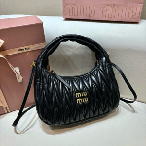small10-2.jpg Wander matelassé nappa leather hobo bag