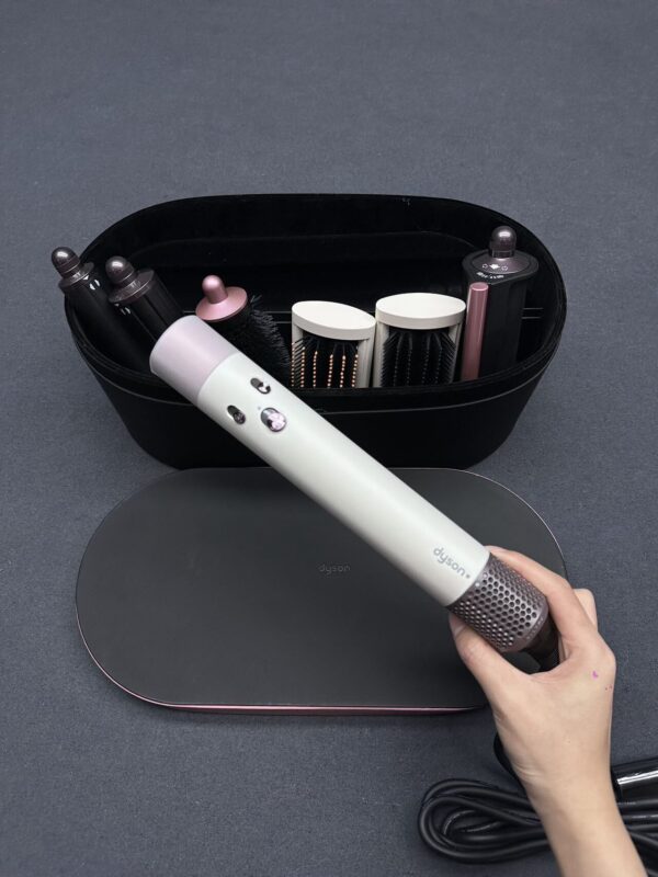 IMG_2619.jpg Dyson Airwrap HS05 Complete Long Multi-Styler – Ceramic Pink/Rose Gold with Storage Case